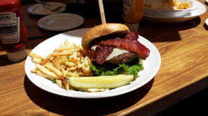 Karl Strauss Cheddar Burger With Bacon (7-16-2014)